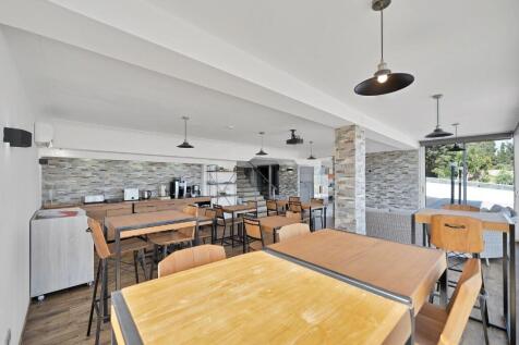 Property Image 100