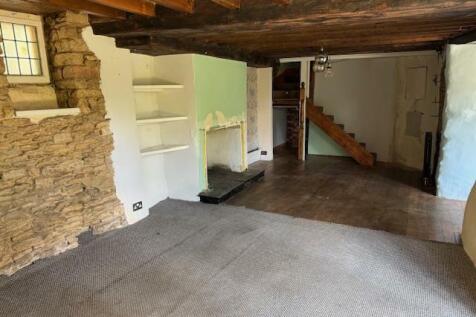 SITTING/DINING ROOM