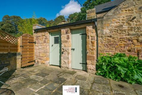 Garden WC and Store.