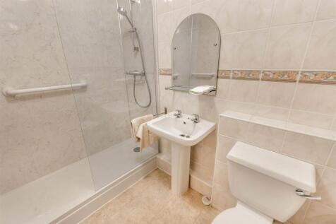 DSC_7287-Edit_bathroom.jpg