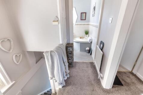 DSC_8442-Edit_bathroom.jpg
