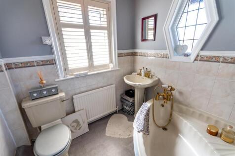 DSC_8451-Edit_bathroom.jpg