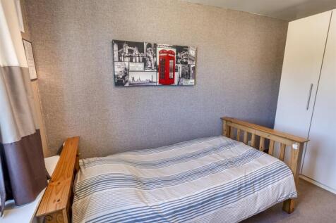 DSC_1435-Edit_bedroom.JPG
