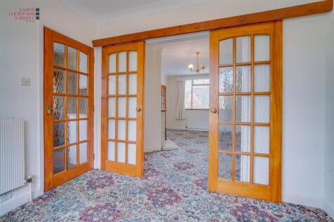 Dining room 1.1.jpg