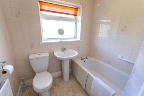 DSC_3807-Edit_bathroom.JPG