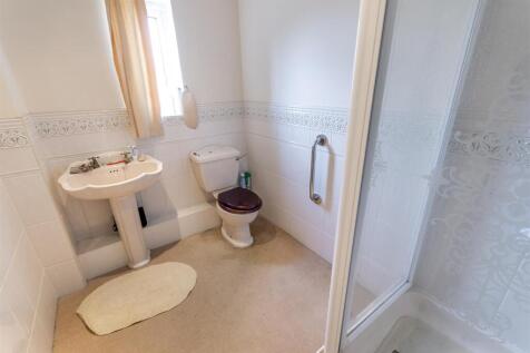 DSC_2528-Edit_bathroom.JPG