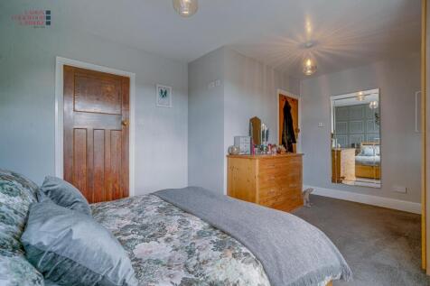 Bedroom 1.2.jpg