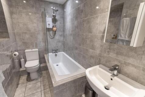 DSC_5799-Edit_bathroom.JPG