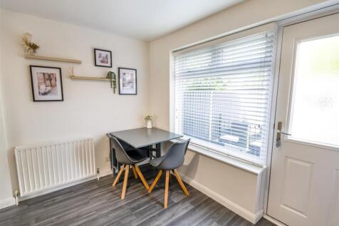 DSC_5832-Edit_dining table.JPG
