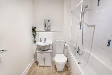 DSC_7012-Edit_bathroom.JPG