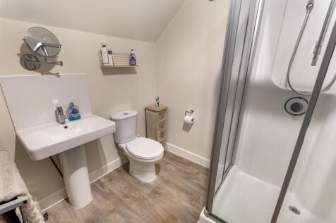 DSC_7033-Edit_bathroom.JPG