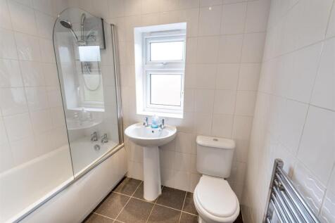 DSC_5222-Edit_bathroom.JPG