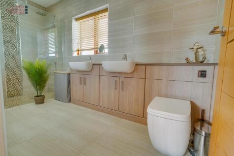 Bedroom 1- Ensuite