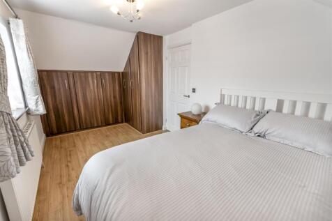 DSC_8375-Edit_bedroom.JPG