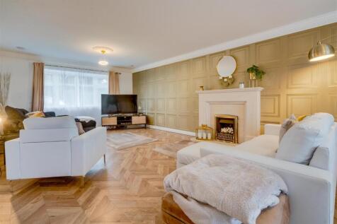 Full Depth Lounge