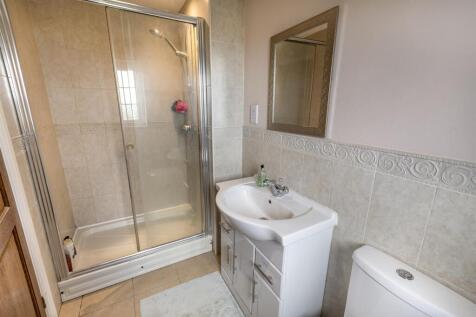 Master Bedroom En-Suite