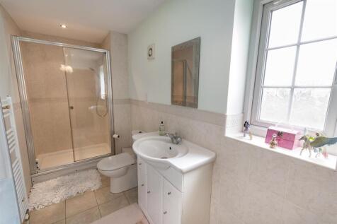 2nd Bedroom En-Suite