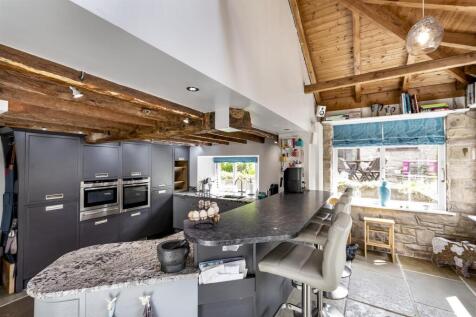Open Plan Kitchen and Dining Areaa
