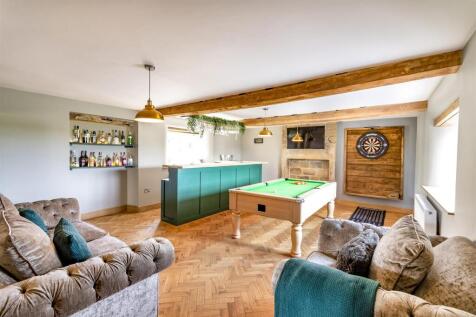 Games Room and Bar