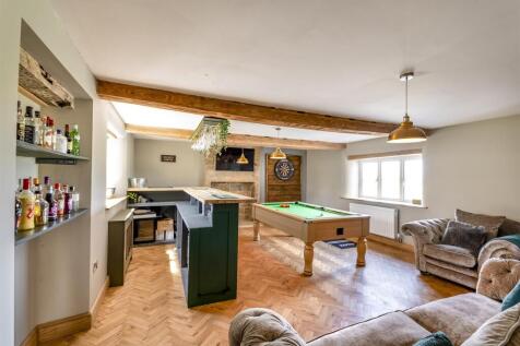 Games Room and Bar
