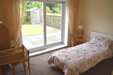 2nd Bedroom