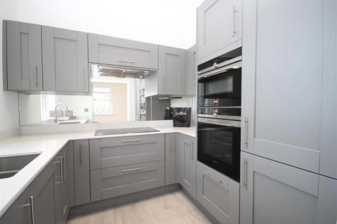 Kitchen 1.jpg