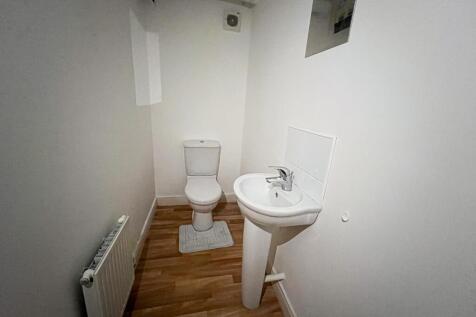 Cloakroom/wc