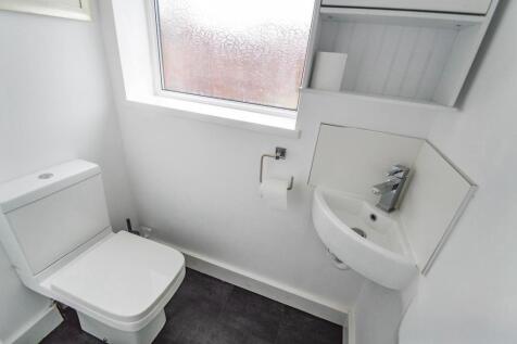 Cloakroom/wc