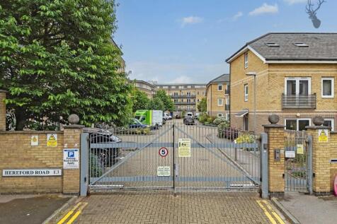 Rosegate EXT 2.jpg