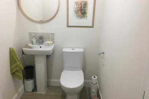 Cloakroom/wc