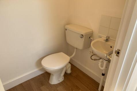 Cloakroom/wc