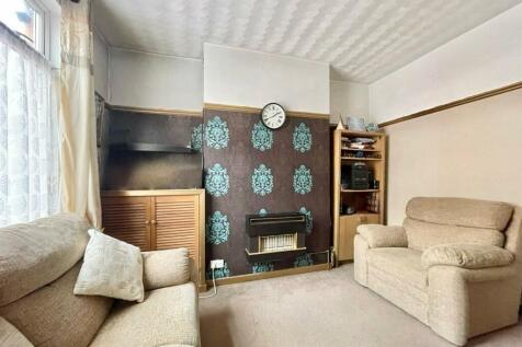 FRONT LOUNGE