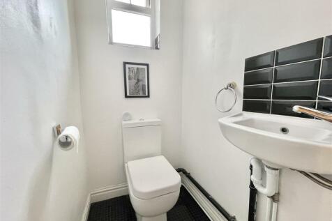 UPSTAIRS WC