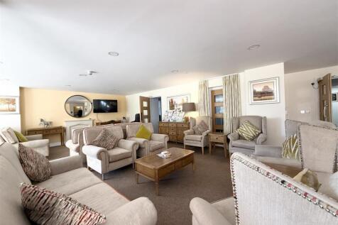 Communal Lounge