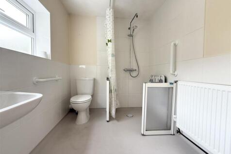 Downstairs Wet Room