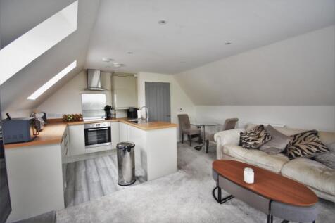 Kitchen / Reception