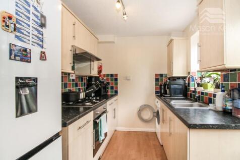 FITTED KITCHEN