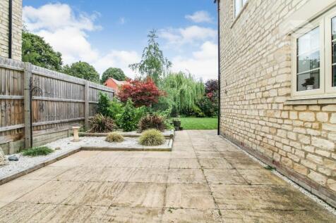 PATIO FROM LOUNGE