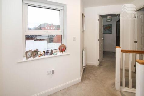 FIRST FLOOR LANDING