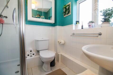 EN SUITE SHOWER