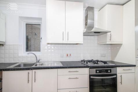 FITTED KITCHEN