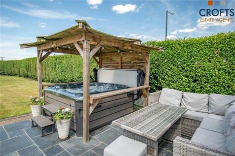 Hot tub area