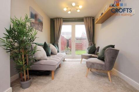 Dining/sitting room view 2