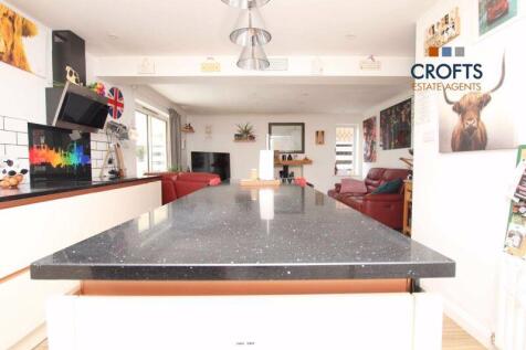Kitchen/diner view 4