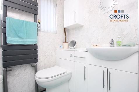 Family shower room