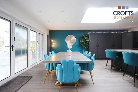 Kitchen-diner-living view 3