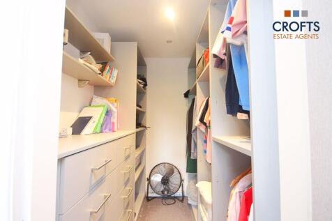 Walk in wardrobe