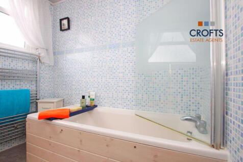 Family Bathroom view 2
