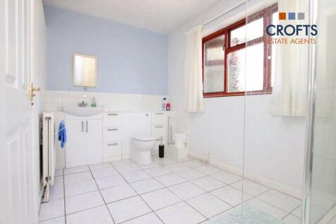 Second shower suite