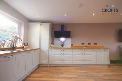 Kitchen-diner view 3